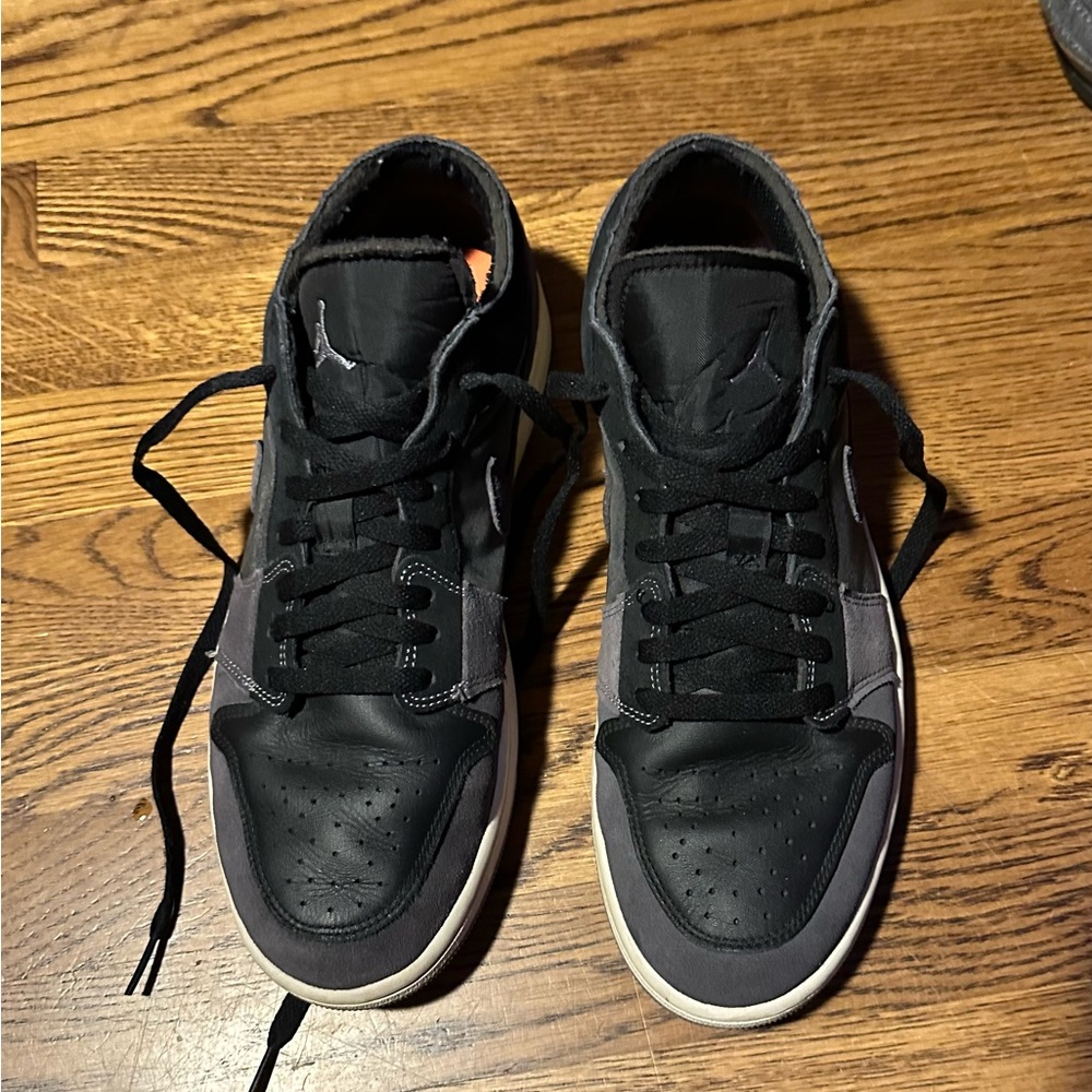 Air Jordan low 1 SE Craft. Used men’s size 10.